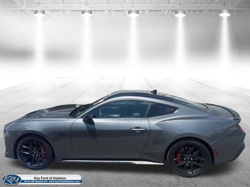 Used 2025 Ford Mustang GT Premium RWD image 4