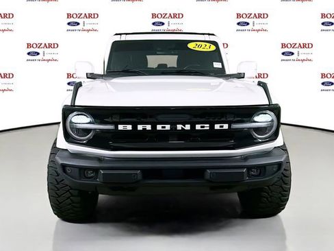 Used 2023 Ford Bronco Outer Banks AWD/4WD image 2