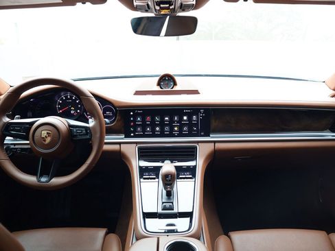 Certified 2022 Porsche Panamera Platinum Edition image 22