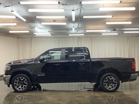 Used 2025 RAM 1500 Laramie AWD/4WD image 9