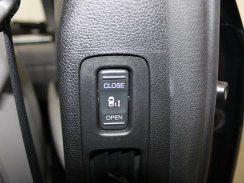 Used 2018 Honda Odyssey Elite image 22