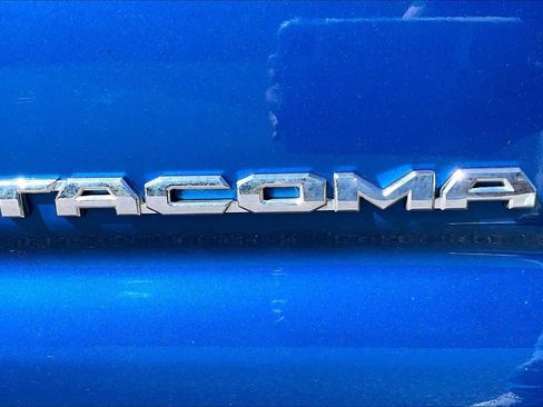 Used 2017 Toyota Tacoma SR5 RWD image 31