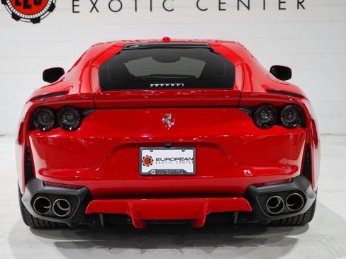 Used 2019 Ferrari 812 Superfast RWD image 3