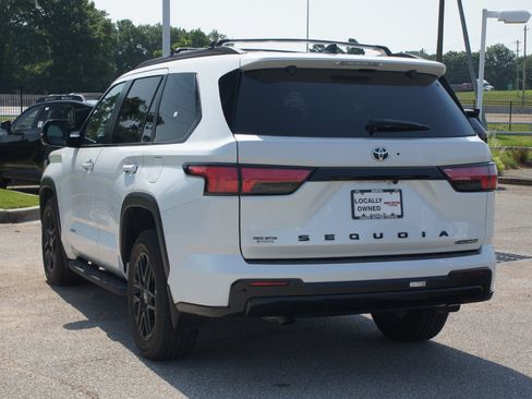 Used 2025 Toyota Sequoia Limited AWD/4WD image 17