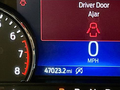 Used 2024 Ford Explorer XLT w/ Equipment Group 202A AWD/4WD image 12