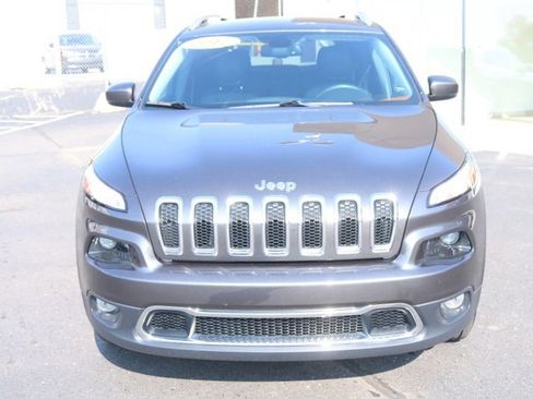 Used 2017 Jeep Cherokee Limited image 9