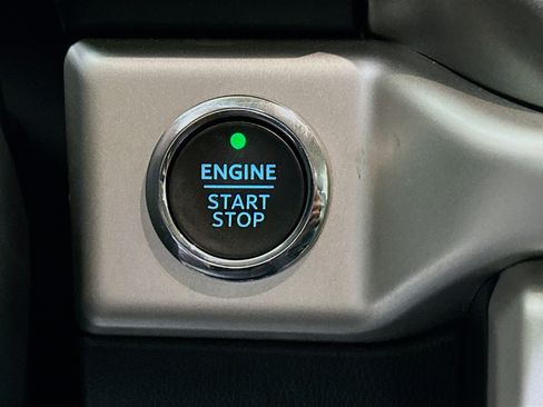 Used 2024 Ford Expedition Max XLT image 20