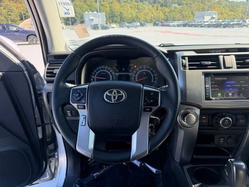 Used 2016 Toyota 4Runner SR5 AWD/4WD image 13
