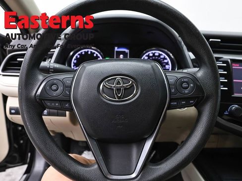 Used 2019 Toyota Camry LE w/ Convenience Package FWD image 10