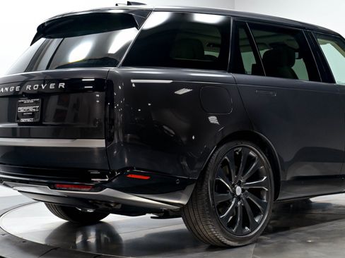 Used 2024 Land Rover Range Rover Long Wheelbase Autobiography AWD/4WD image 24