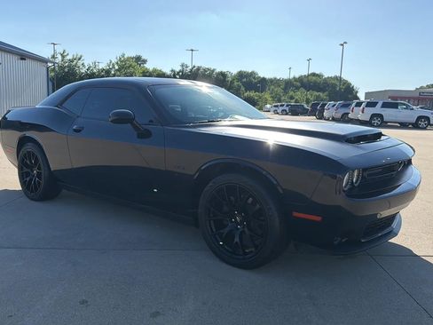 Used 2018 Dodge Challenger R/T w/ Blacktop Package RWD image 27