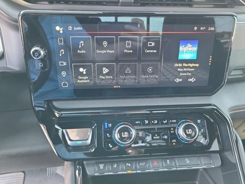 Used 2024 GMC Sierra 2500 AT4 w/ Technology Package AWD/4WD image 17