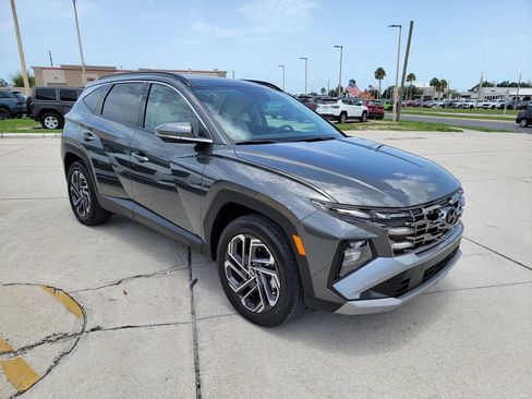 Used 2025 Hyundai Tucson Limited AWD/4WD image 7