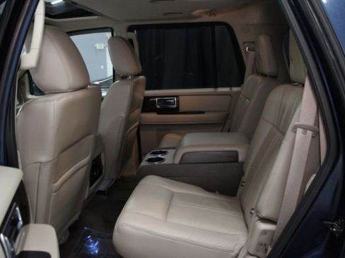 Used 2015 Lincoln Navigator 2WD image 25