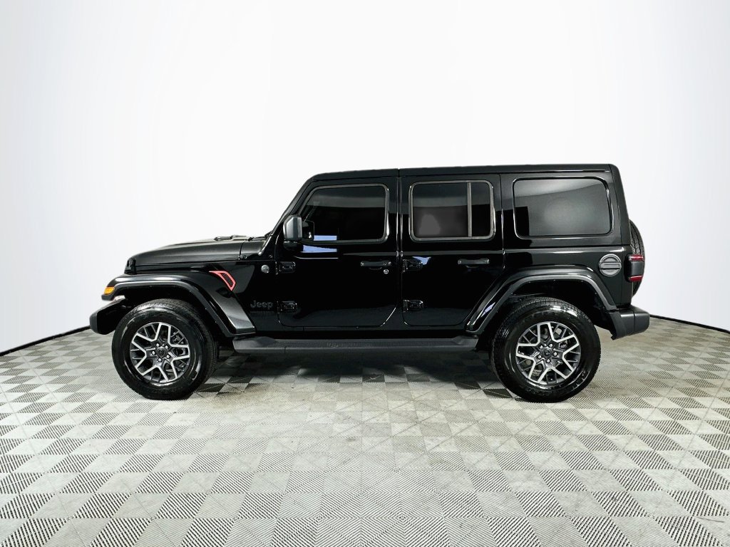 Used 2025 Jeep Wrangler Unlimited Sahara AWD/4WD image 4