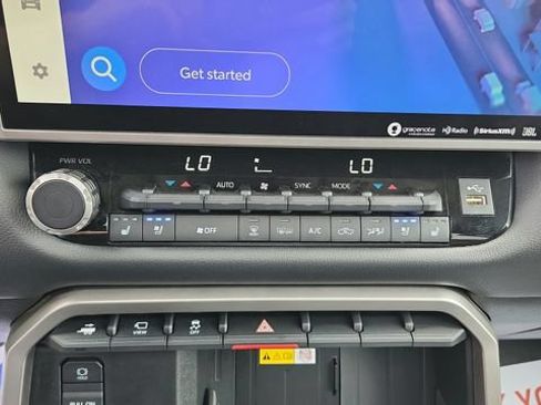 Used 2024 Toyota Tundra Limited AWD/4WD image 19