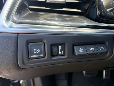 Used 2023 Cadillac XT6 Sport w/ Technology Package AWD/4WD image 32