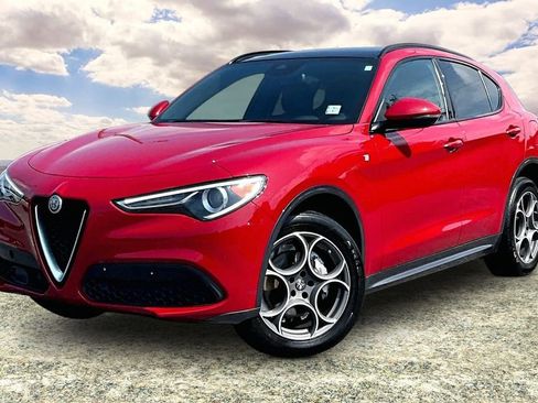 Used 2022 Alfa Romeo Stelvio Ti AWD/4WD image 3