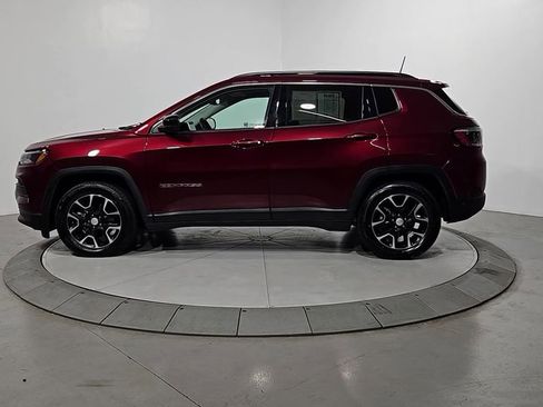 Used 2022 Jeep Compass Latitude w/ Sun and Sound Group image 2