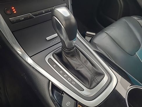 Used 2017 Ford Edge Titanium w/ Technology Package image 18