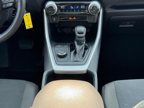 Certified 2025 Toyota RAV4 LE AWD/4WD image 16