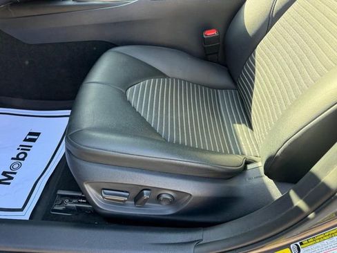 Used 2023 Toyota Camry SE image 16