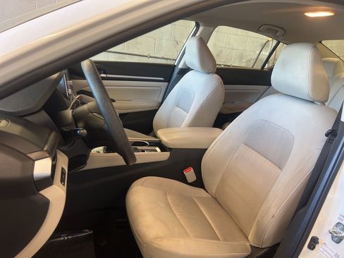 Used 2023 Nissan Altima 2.5 SV AWD/4WD image 17