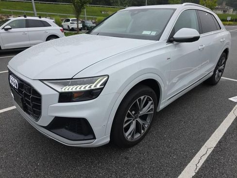 Used 2023 Audi Q8 Premium Plus AWD/4WD image 2