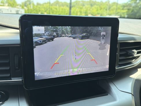 Used 2021 Ford Explorer XLT w/ Equipment Group 202A RWD image 46