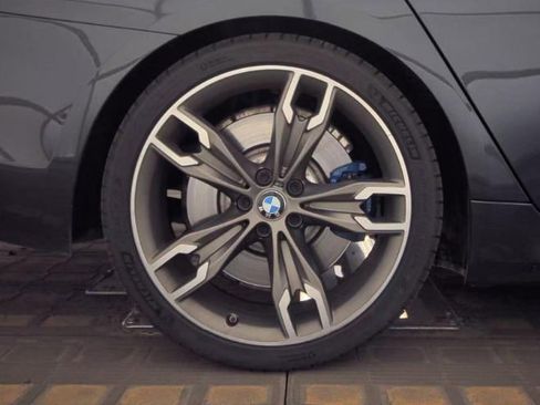 Used 2020 BMW M550i xDrive w/ Executive Package image 9