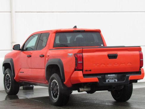 Certified 2024 Toyota Tacoma TRD Off-Road image 5