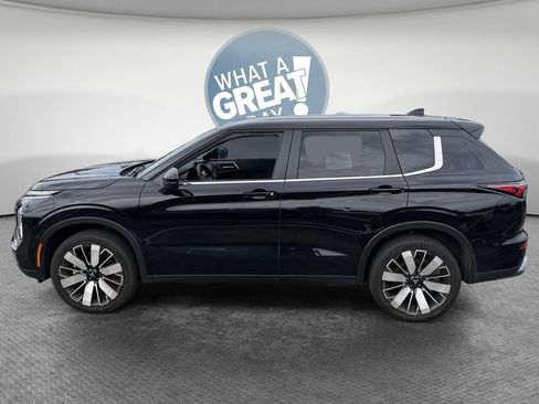 Used 2025 Mitsubishi Outlander SE FWD image 7
