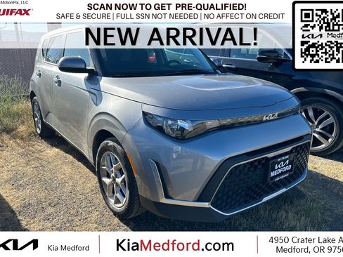 Used 2024 Kia Soul LX w/ Option Group 015 FWD image 1
