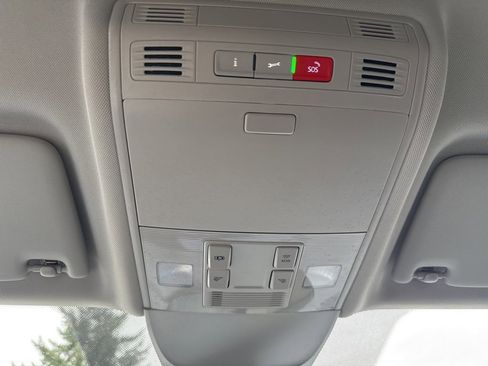 Used 2024 Volkswagen Taos SE image 21