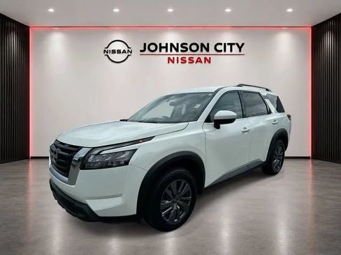 Used 2025 Nissan Pathfinder SV AWD/4WD image 9