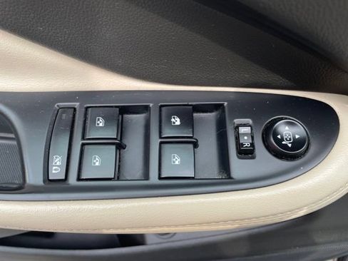 Used 2017 Buick Envision Essence FWD image 12