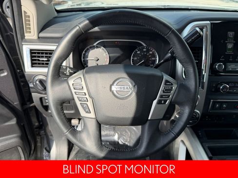 Used 2021 Nissan Titan SV w/ SV Convenience Package image 10