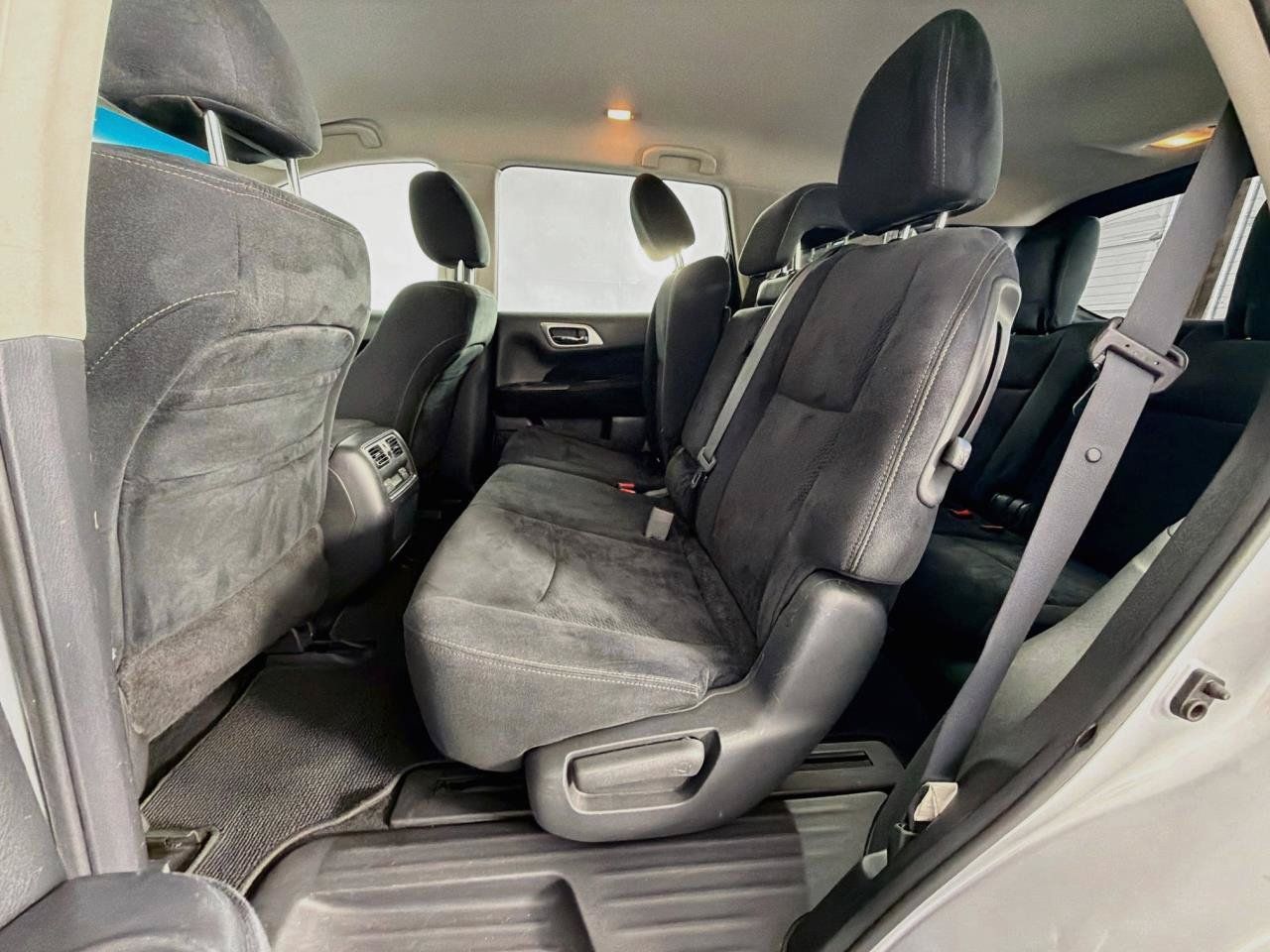 Used 2013 Nissan Pathfinder SV AWD/4WD image 37