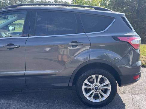 Used 2018 Ford Escape SE FWD image 10