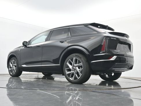 New 2026 Cadillac Optiq Luxury 2 AWD/4WD image 17