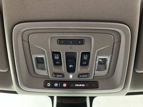 Used 2021 GMC Sierra 1500 Denali w/ Denali Ultimate Package AWD/4WD image 33