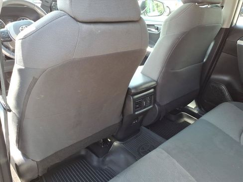 Used 2022 Toyota RAV4 XLE w/ Convenience Package AWD/4WD image 15