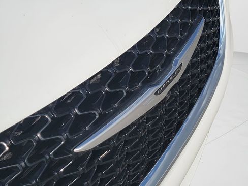 New 2026 Chrysler Pacifica Limited image 41