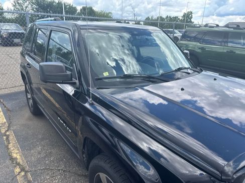 Used 2017 Jeep Patriot High Altitude AWD/4WD image 7