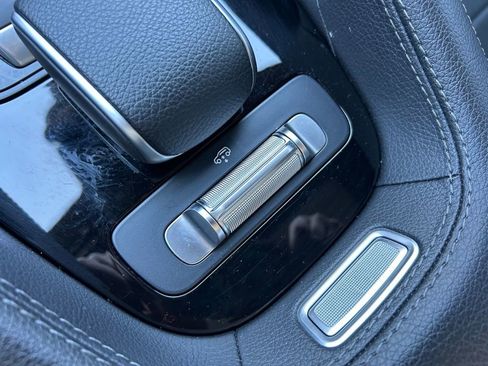 Used 2025 Mercedes-Benz GLS 450 4MATIC image 37