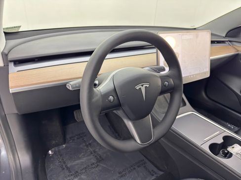 Used 2021 Tesla Model 3 Standard Range Plus image 13