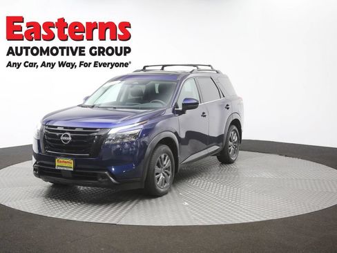 Used 2023 Nissan Pathfinder SV w/ SV Premium Package AWD/4WD image 56