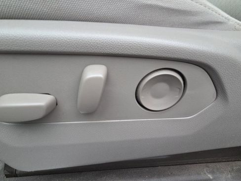 Used 2023 GMC Sierra 1500 SLE image 29