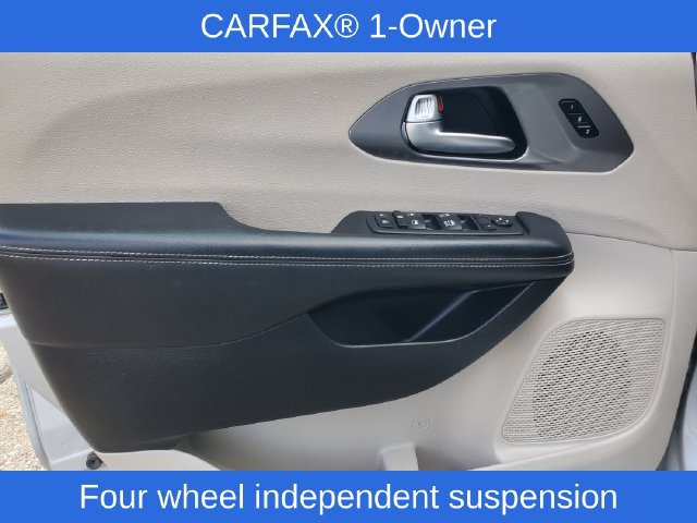 Used 2023 Chrysler Pacifica Touring-L FWD image 8