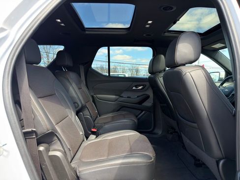 Used 2023 Chevrolet Traverse High Country FWD image 26